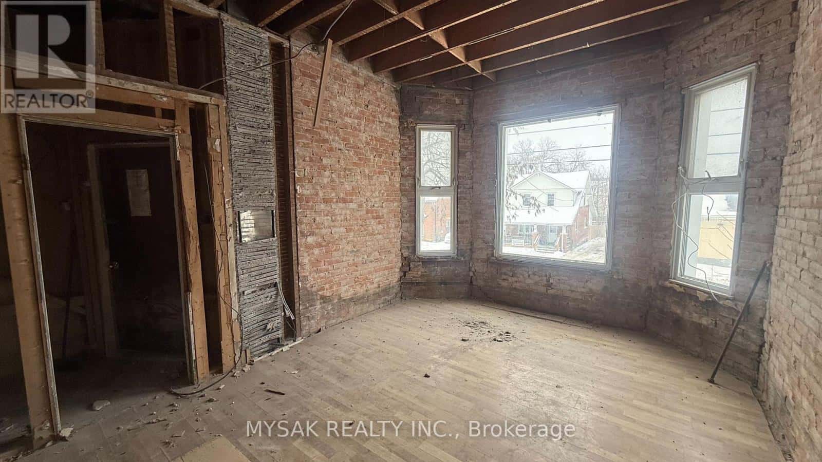 514-516 AYLMER STREET N — Peterborough (Town Ward 3), Ontario - Photo 5 of 21