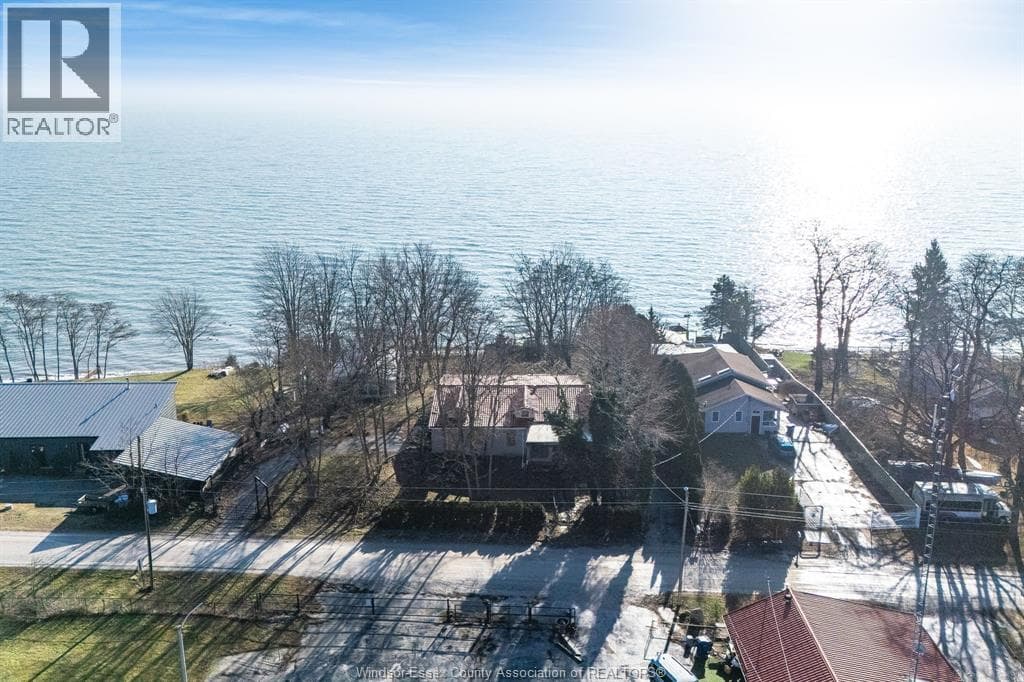 20874 Cemetery ROAD — Wheatley, Ontario - Main photo