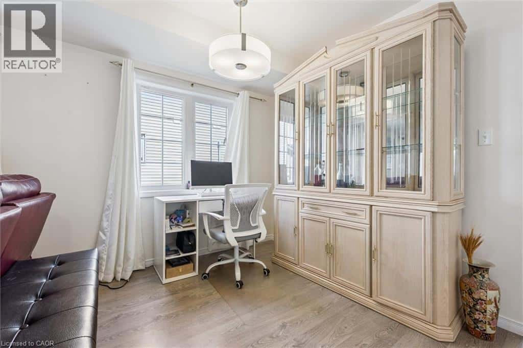 388 OLD HURON Road Unit# 12B — Kitchener, Ontario - Photo 4 of 21