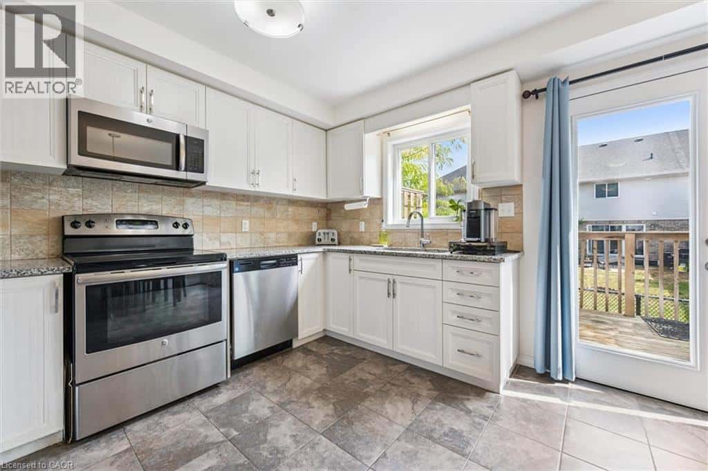 388 OLD HURON Road Unit# 12B — Kitchener, Ontario - Photo 5 of 21