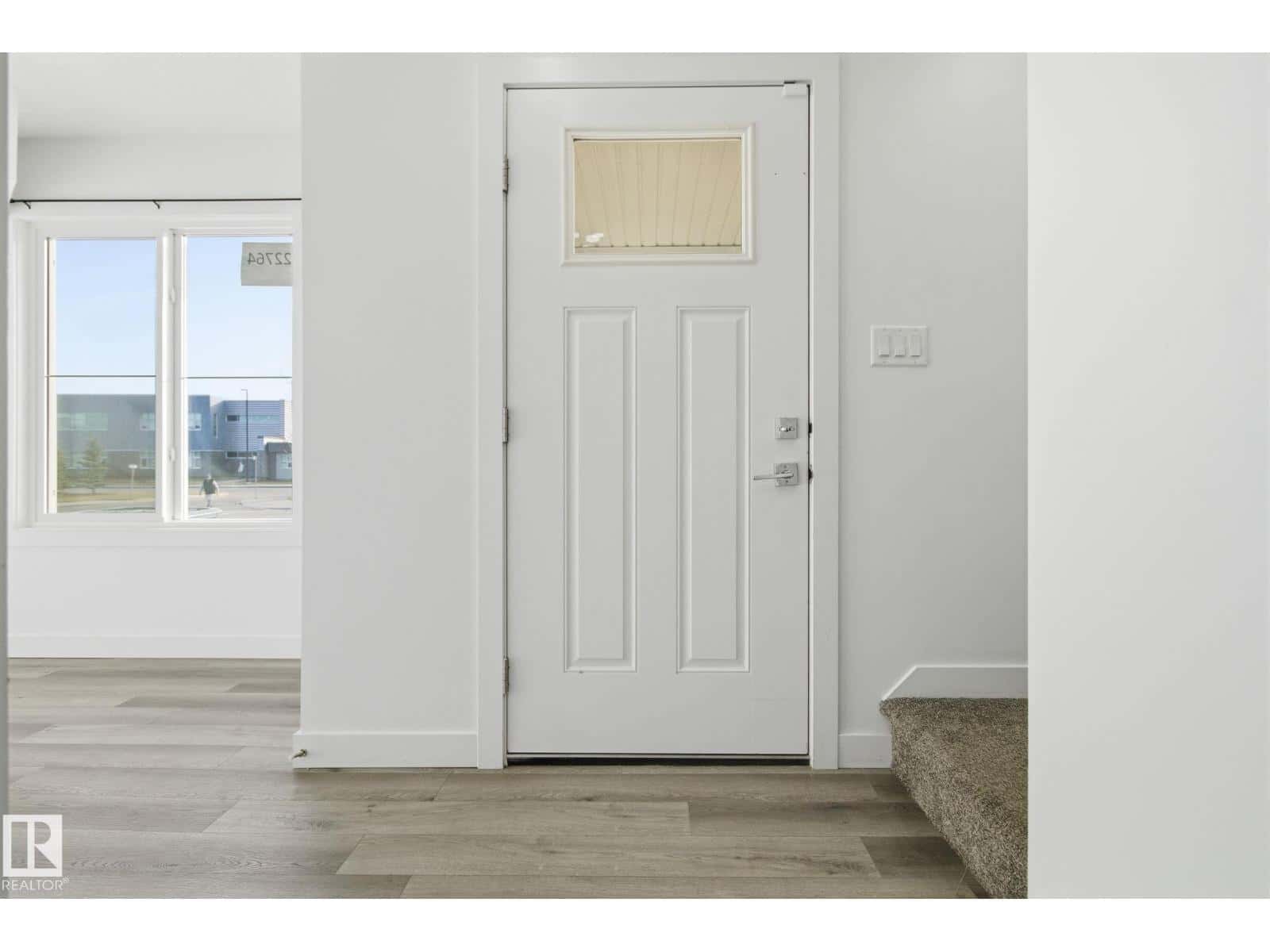 22764 97 AV NW — Edmonton, Alberta - Photo 2 of 54