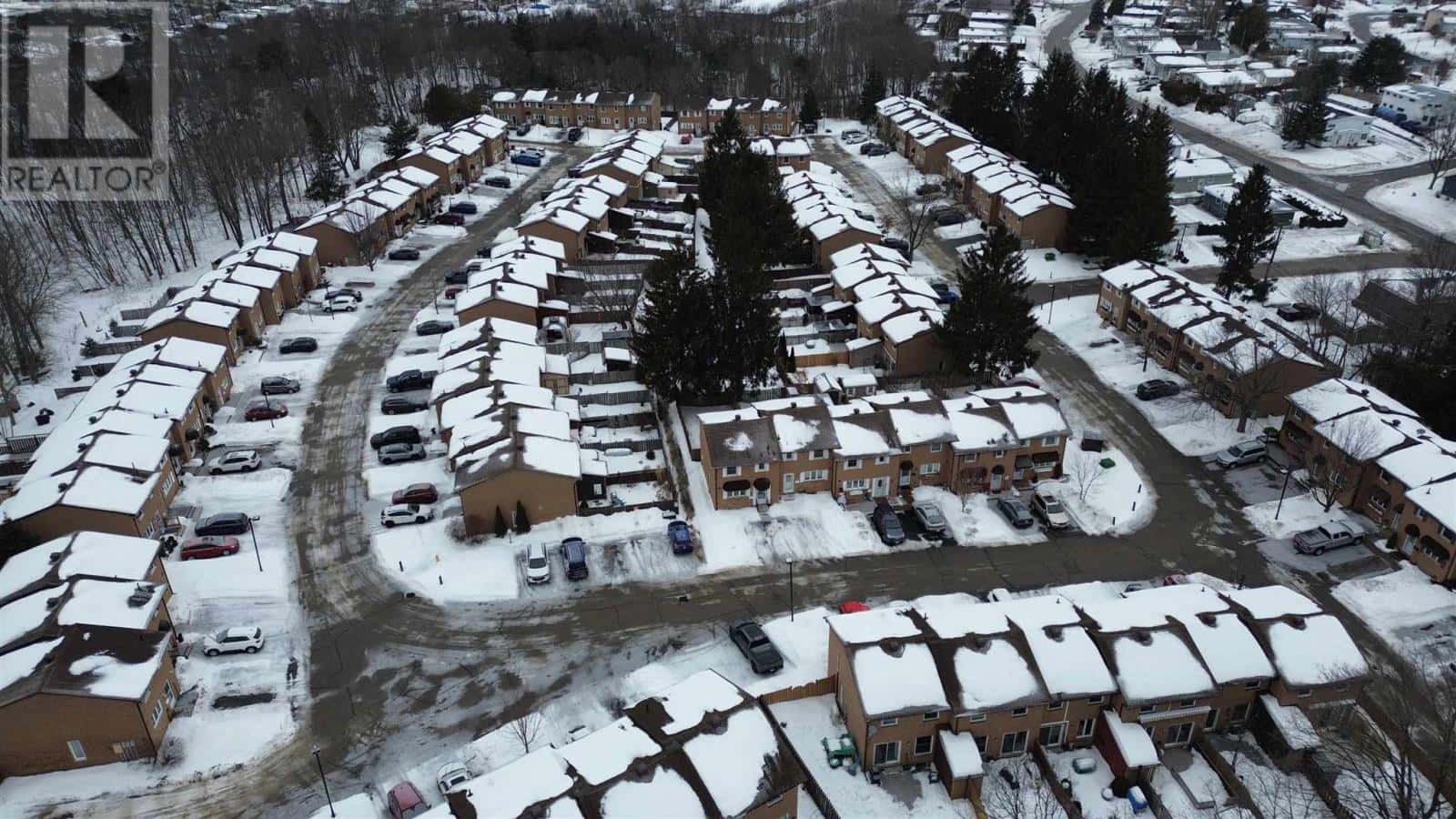 9 FRAME CRES — Elliot Lake, Ontario - Photo 4 of 32