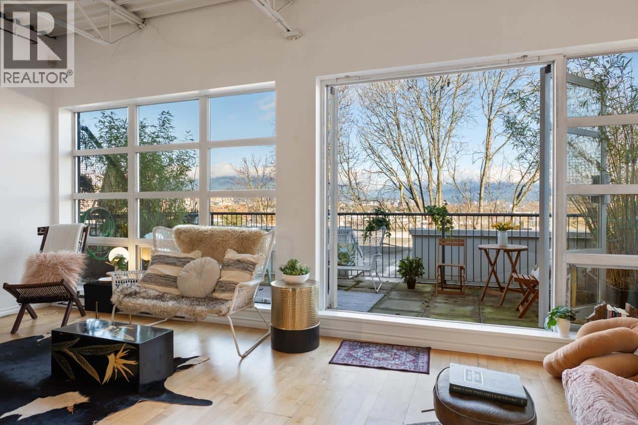 520 350 E 2ND AVENUE — Vancouver, British Columbia - Photo 3 of 26