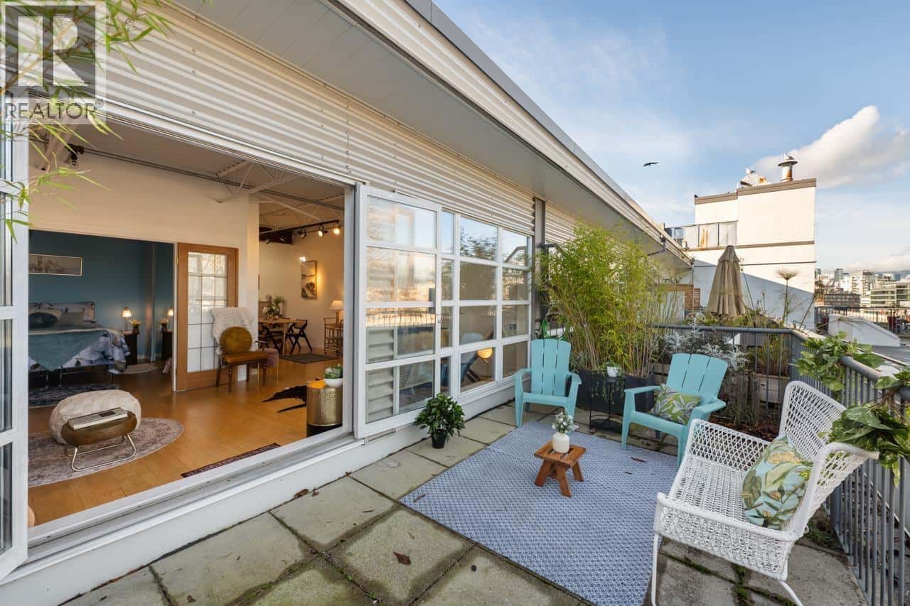 520 350 E 2ND AVENUE — Vancouver, British Columbia - Photo 5 of 26