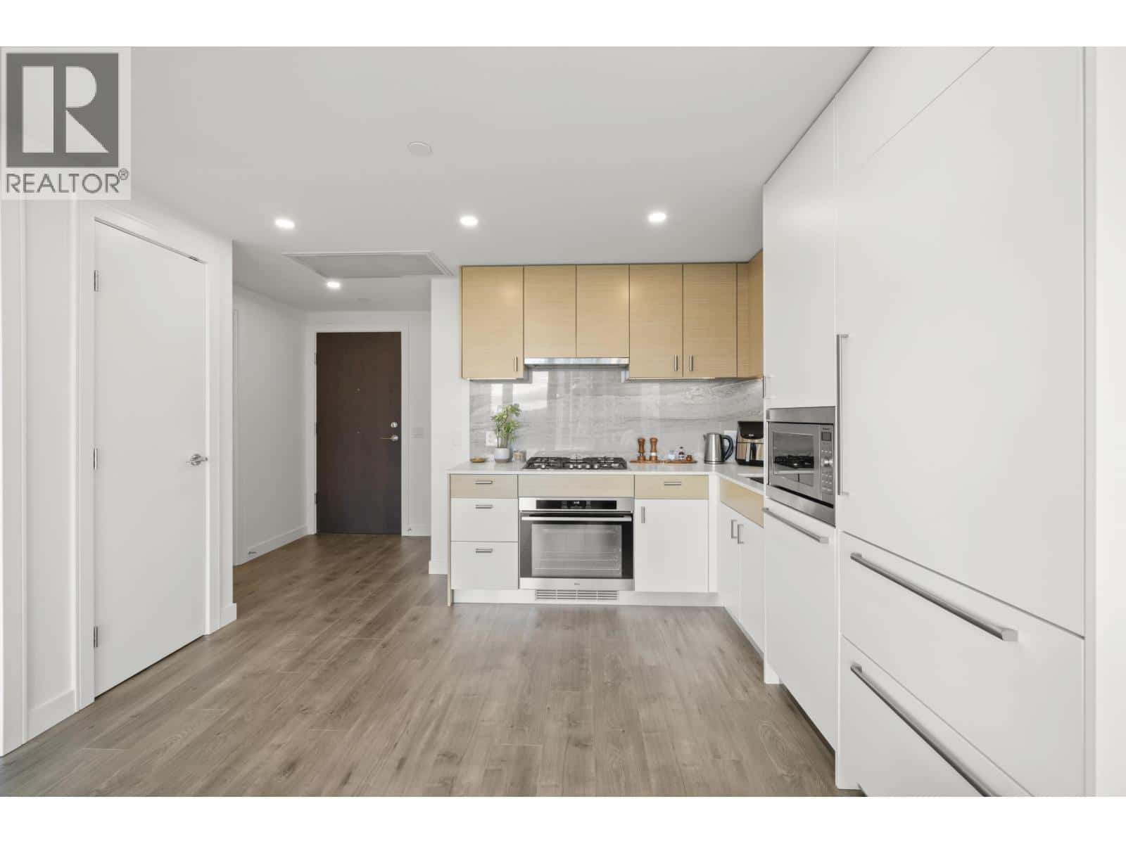 1003 200 KLAHANIE COURT — West Vancouver, British Columbia - Photo 5 of 35