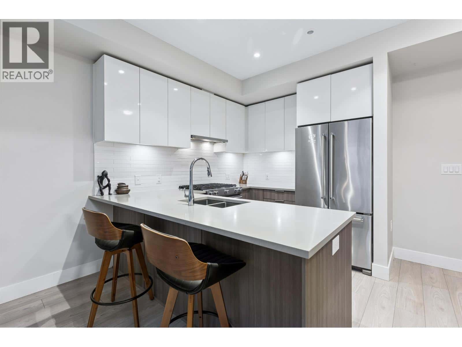 202 3588 SAWMILL CRESCENT — Vancouver, British Columbia - Photo 4 of 33