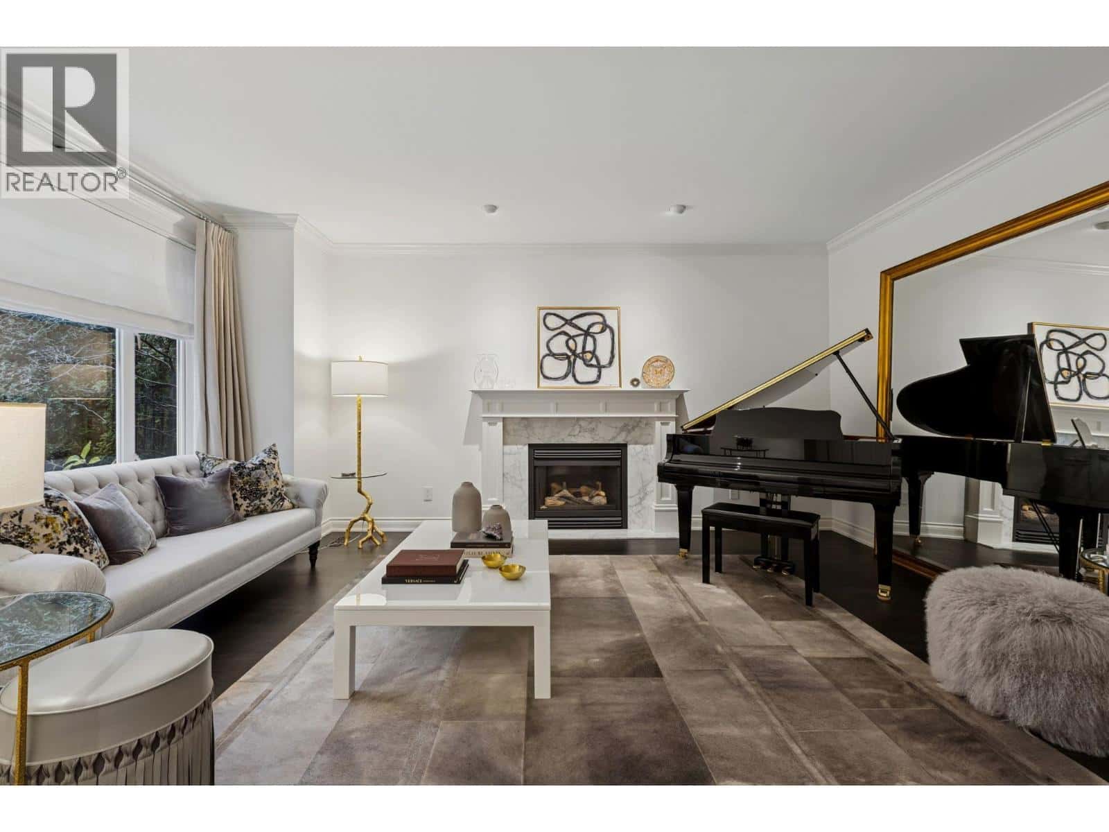 4081 WOODBURY AVENUE — North Vancouver, British Columbia - Photo 3 of 40