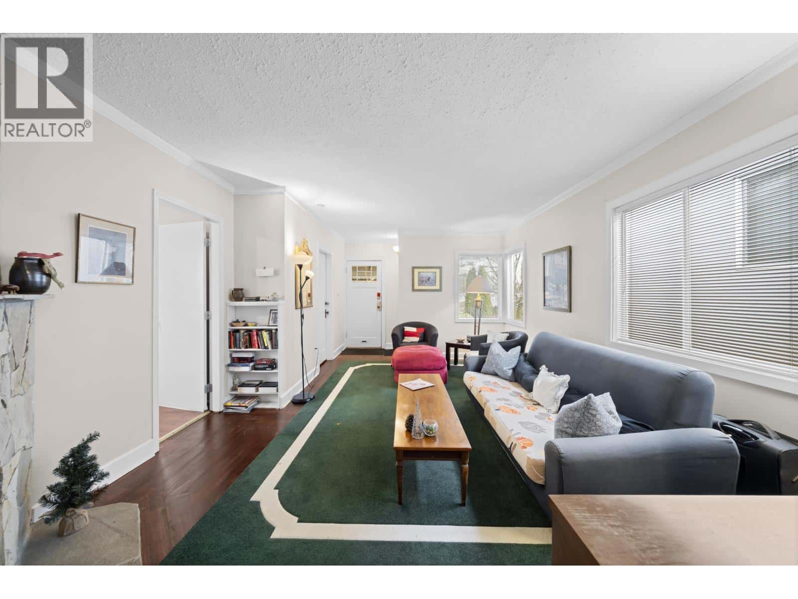 545 SKEENA STREET — Vancouver, British Columbia - Photo 4 of 38