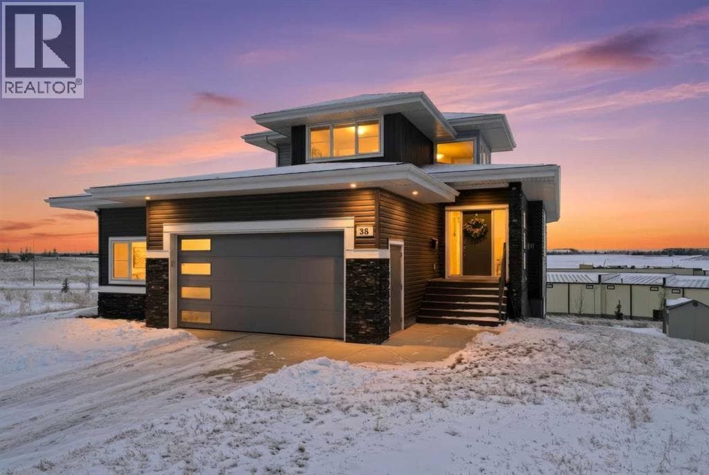38 Vista Close — Blackfalds, Alberta - Main photo