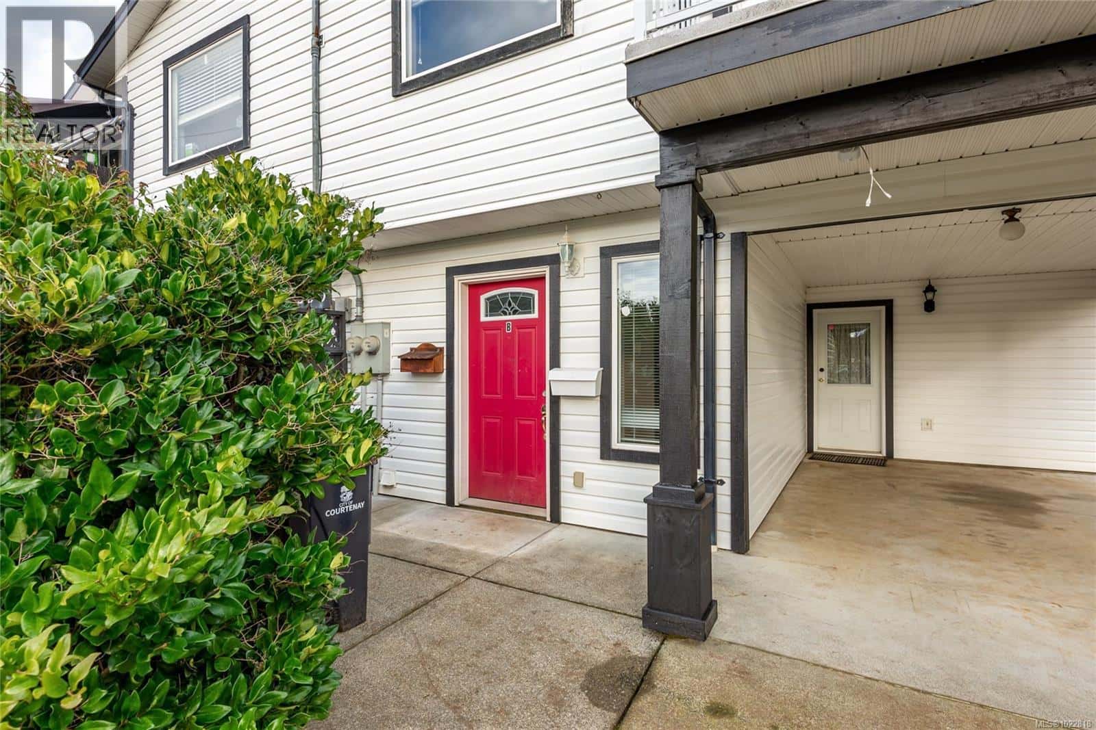 B 250 Centennial Dr — Courtenay, British Columbia - Photo 5 of 51