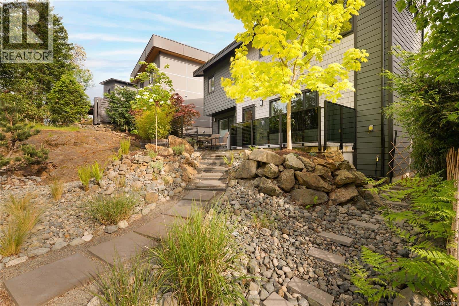 114 Amphion Terr — Nanaimo, British Columbia - Photo 5 of 42