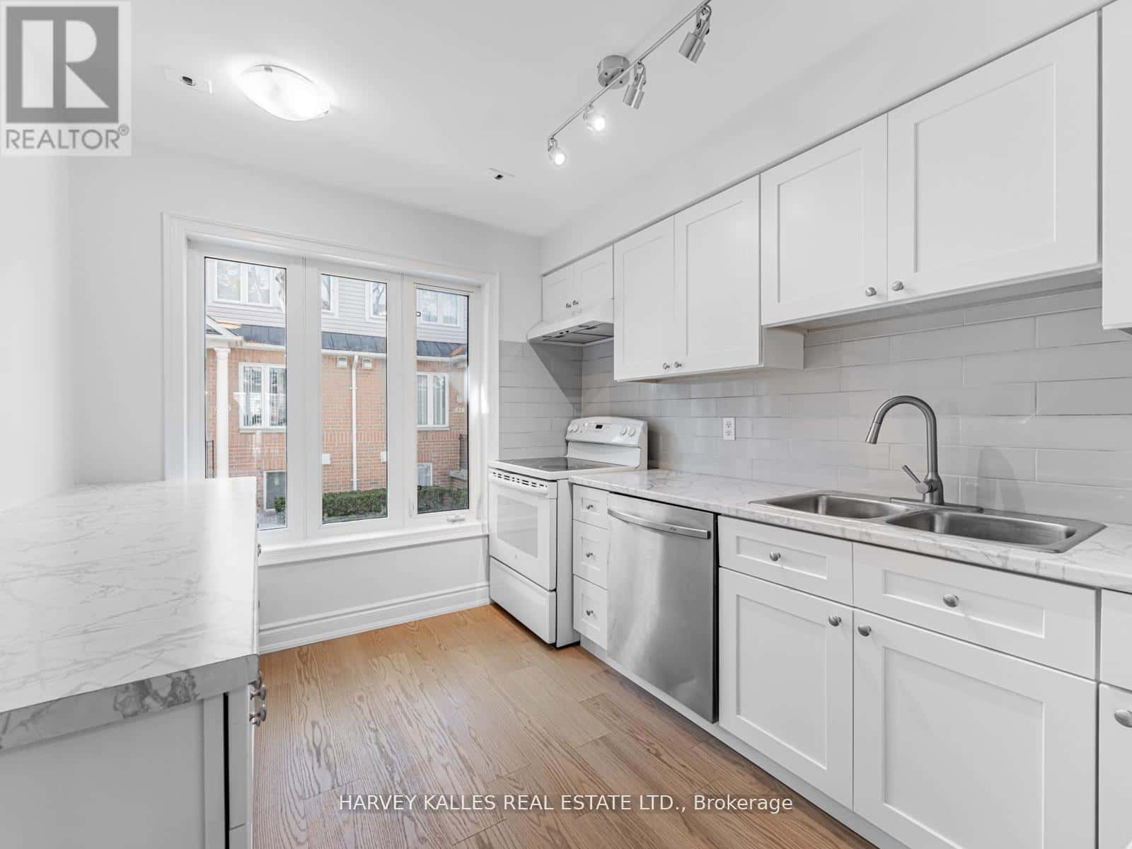 521 - 83 MONDEO DRIVE — Toronto (Dorset Park), Ontario - Photo 5 of 29