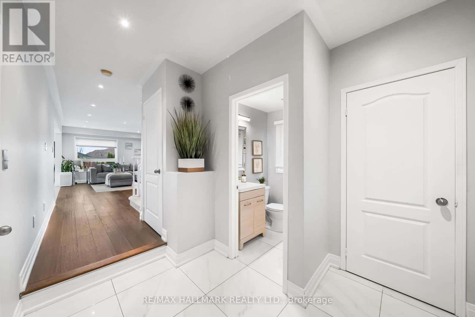 205 BEAN CRESCENT — Ajax (Northwest Ajax), Ontario - Photo 2 of 49