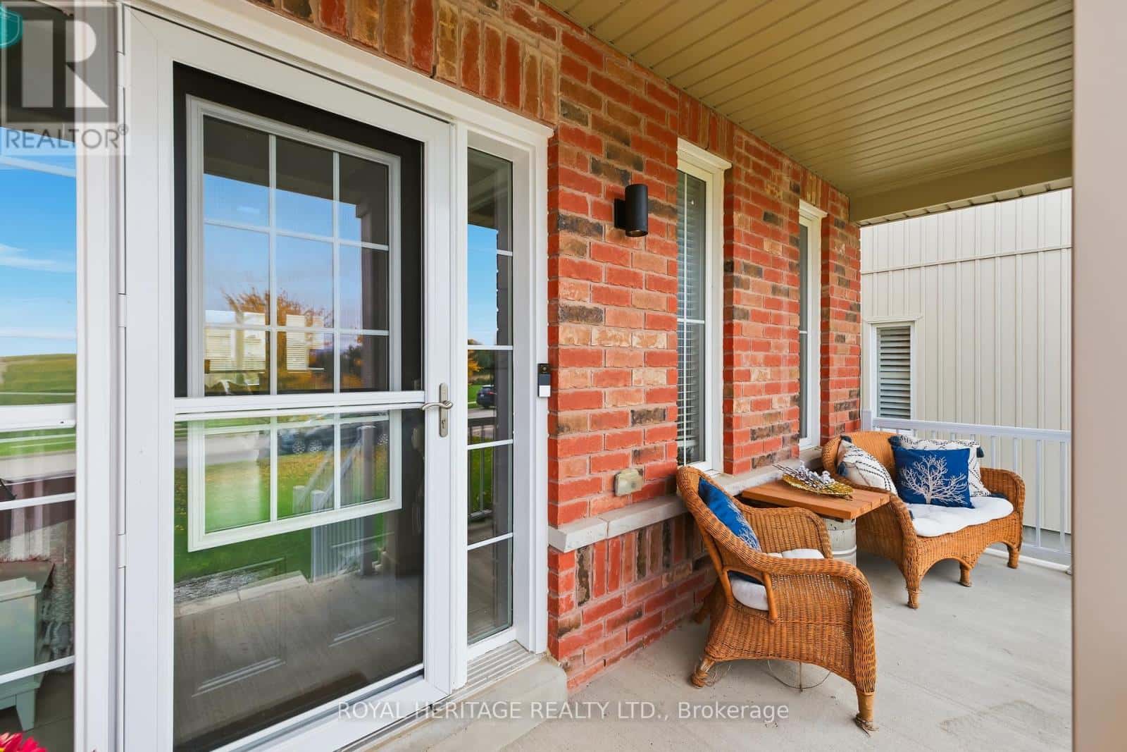 7 SUNDERLAND MEADOWS DRIVE — Brock (Sunderland), Ontario - Photo 2 of 30