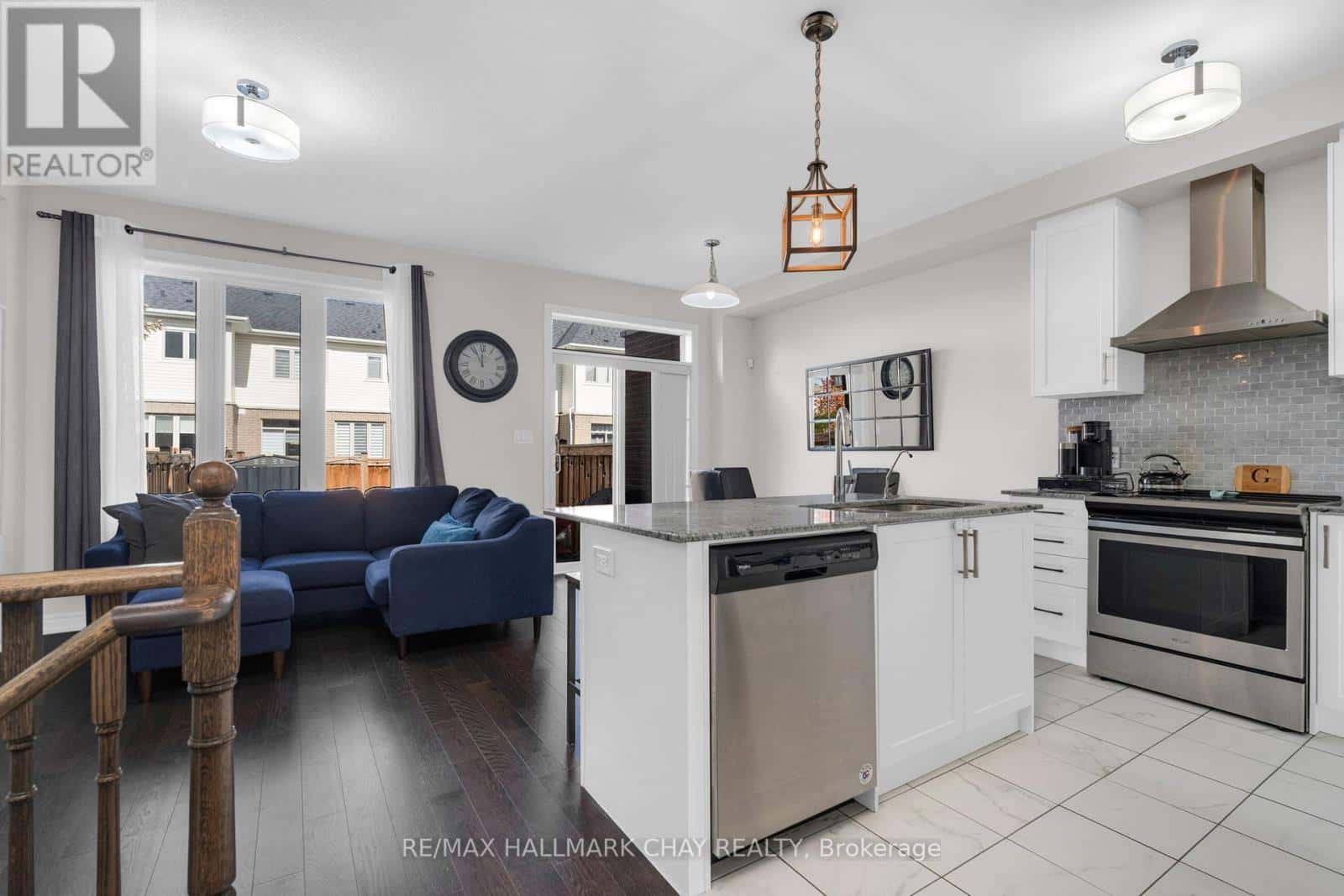 46 CLIFFORD CRESCENT — New Tecumseth (Tottenham), Ontario - Photo 3 of 39