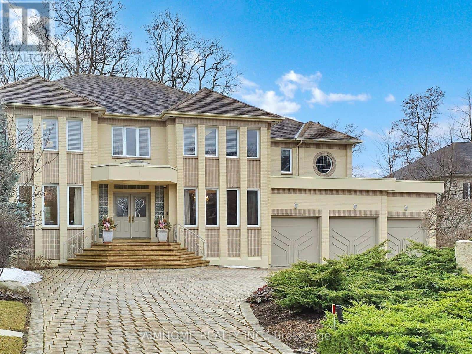 145 RENAISSANCE COURT — Vaughan (Beverley Glen), Ontario - Photo 2 of 50