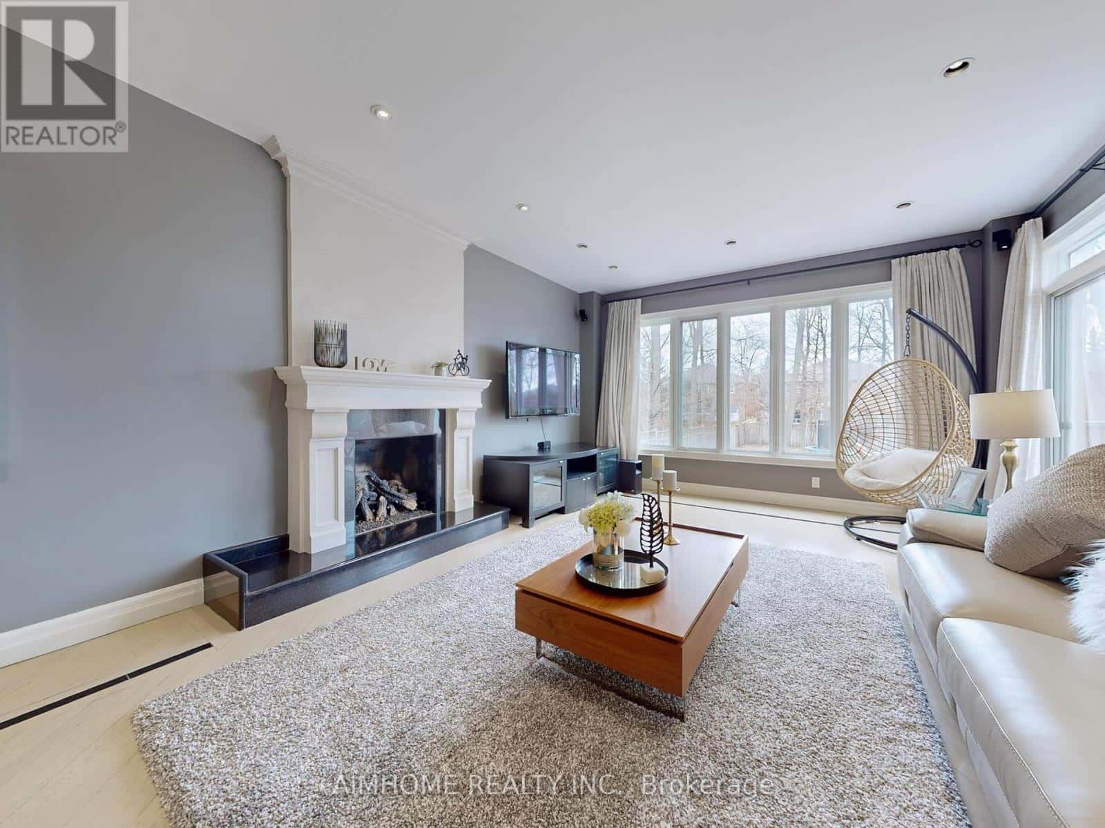 145 RENAISSANCE COURT — Vaughan (Beverley Glen), Ontario - Photo 4 of 50