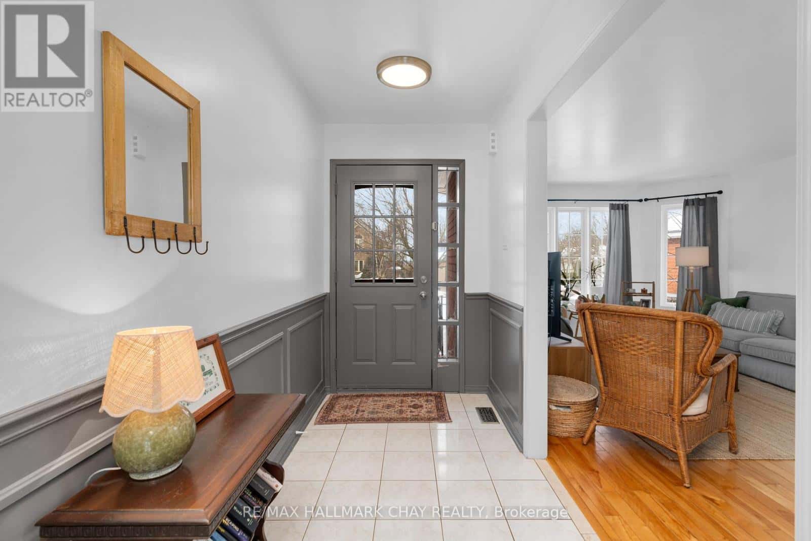 96 BROWN STREET — Barrie (Holly), Ontario - Photo 5 of 35