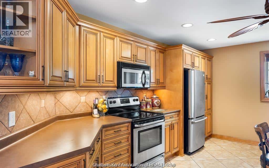 35 Normandy AVENUE — Kingsville, Ontario - Photo 5 of 25