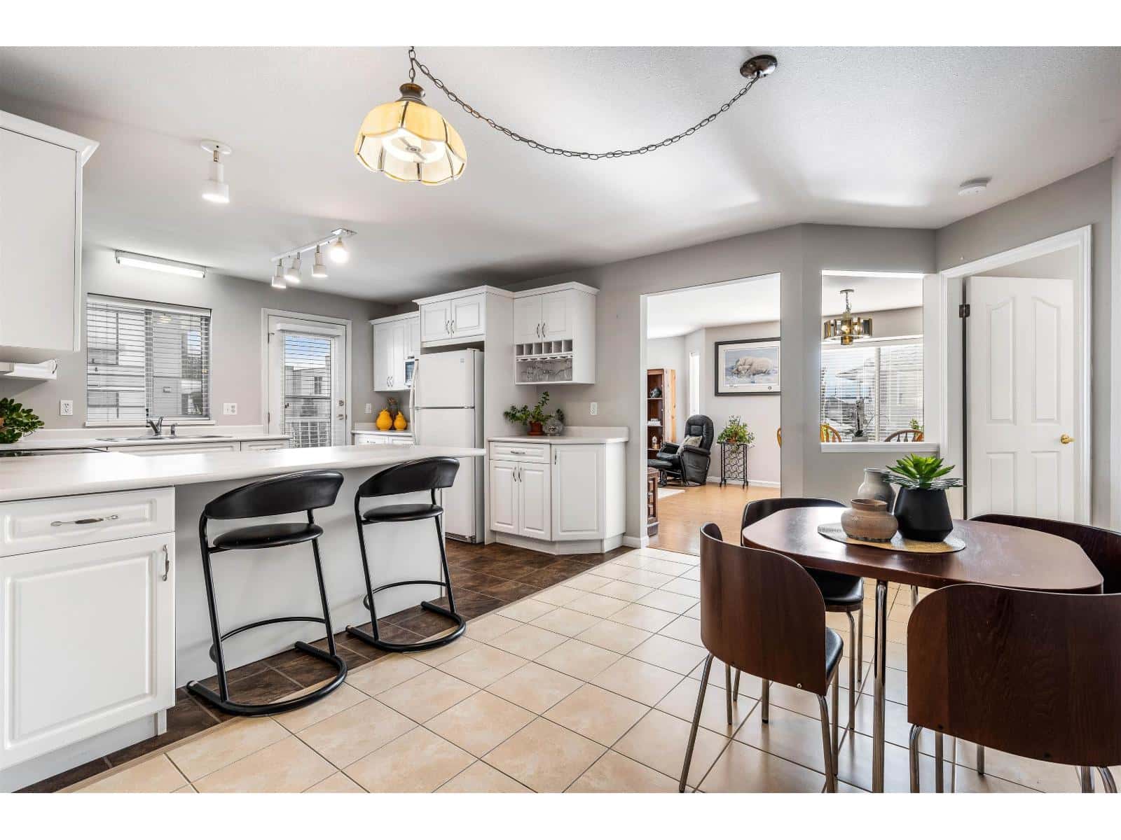 210 45660 KNIGHT ROAD, Sardis West Vedder — Chilliwack, British Columbia - Photo 3 of 40