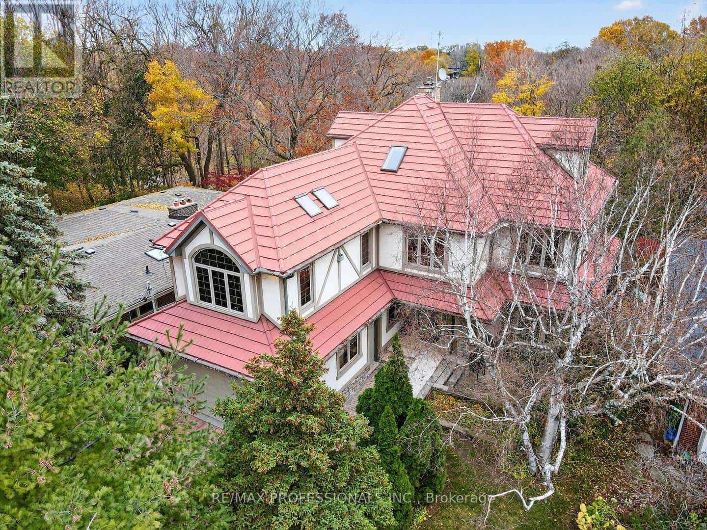 1670 LINCOLNSHIRE BOULEVARD — Mississauga (Lakeview), Ontario - Photo 2 of 50