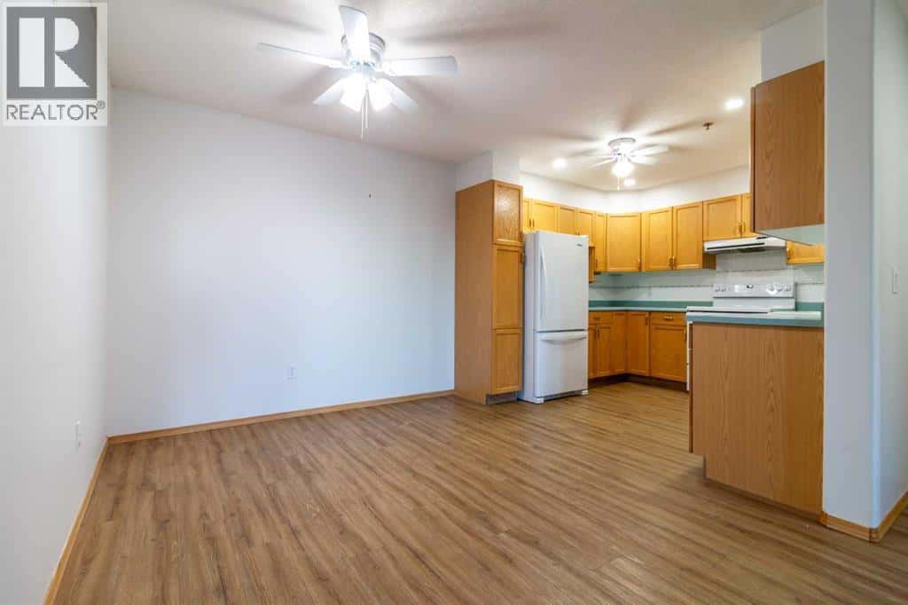 227, 75 1 Avenue S — Lethbridge, Alberta - Photo 5 of 26