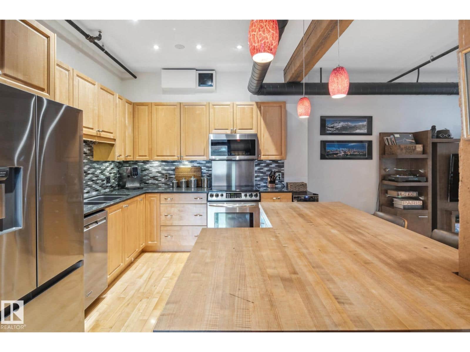 #302 10169 104 ST NW - Photo 5 of 52, Edmonton, Alberta