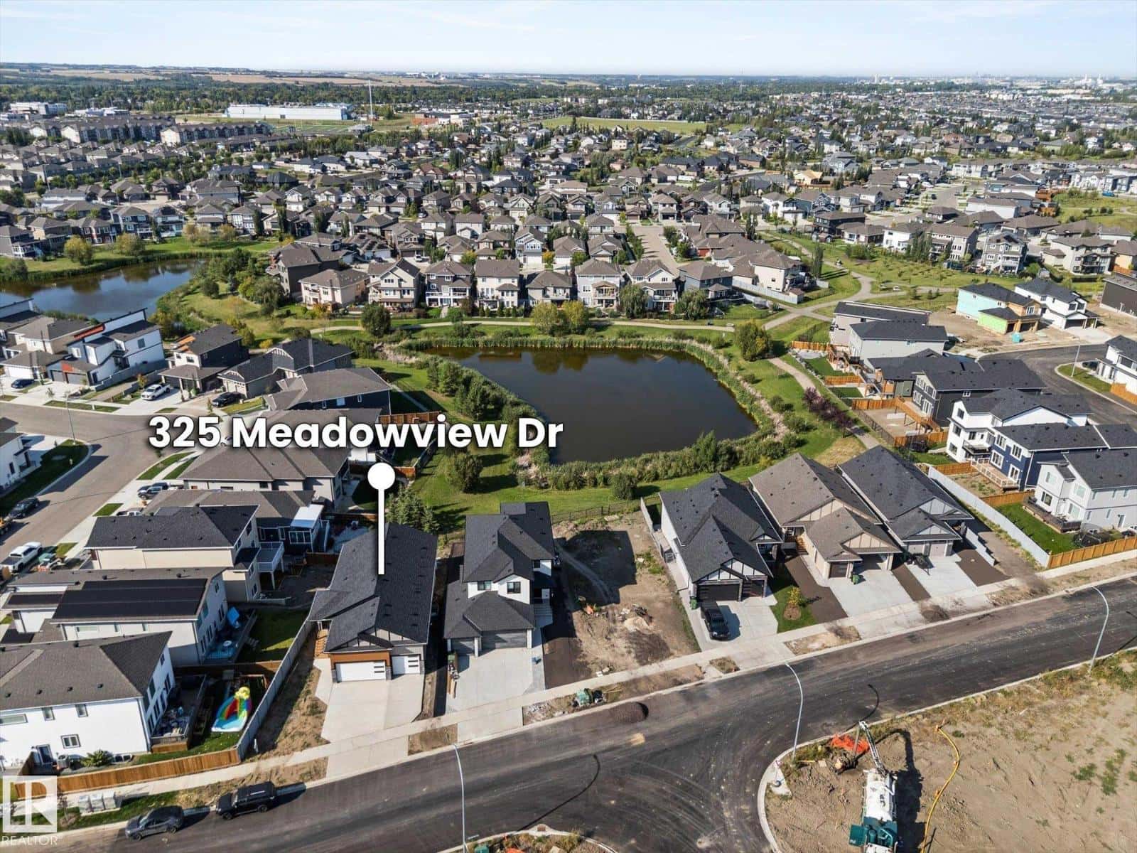 325 MEADOWVIEW DR — Fort Saskatchewan, Alberta - Photo 2 of 56