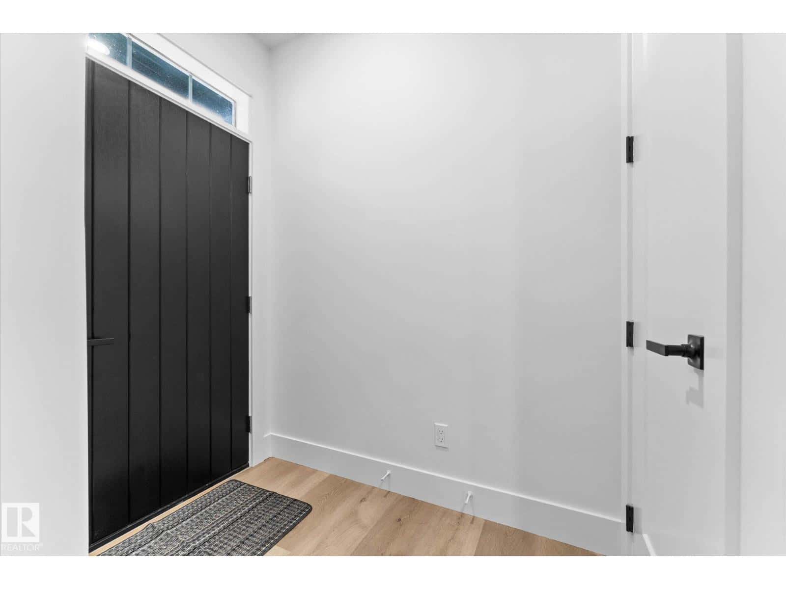 325 MEADOWVIEW DR — Fort Saskatchewan, Alberta - Photo 4 of 56