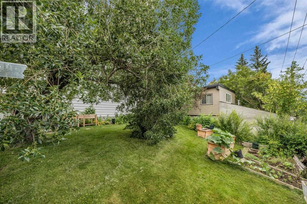 403 Queen Alexandra Way SE — Calgary, Alberta - Main photo