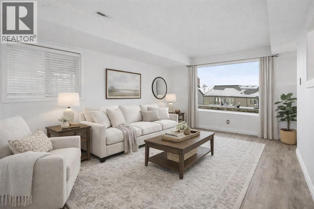 2, 2415 14A Street SW — Calgary, Alberta - Main photo