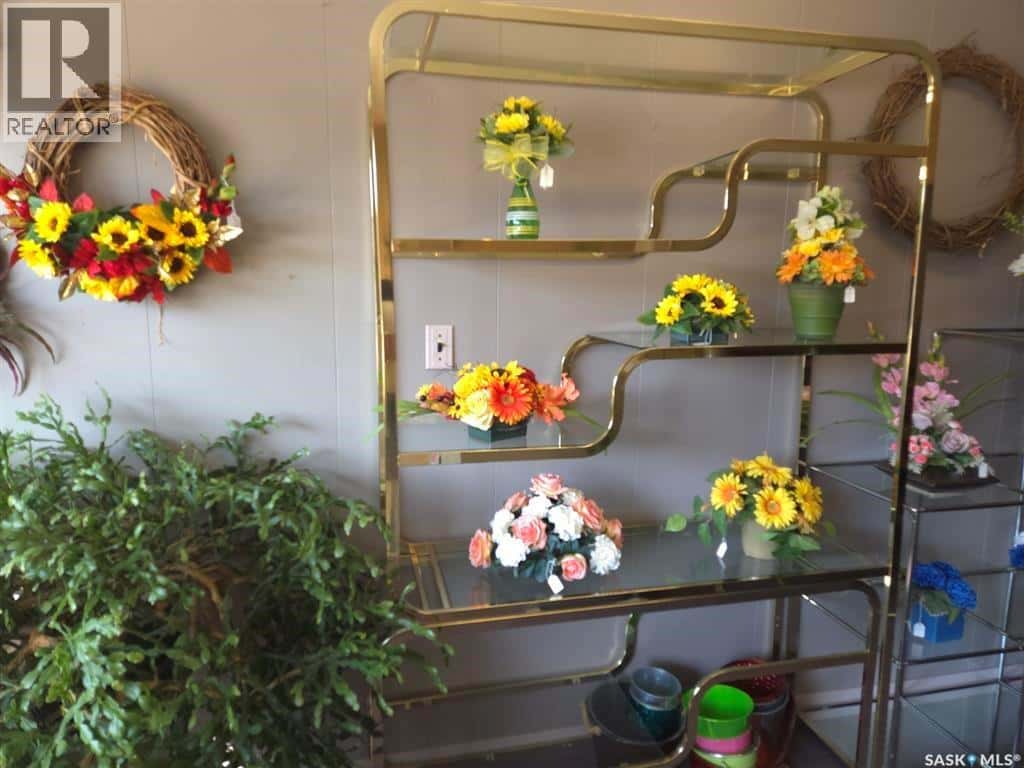 616 Main STREET — Humboldt, Saskatchewan - Photo 3 of 24