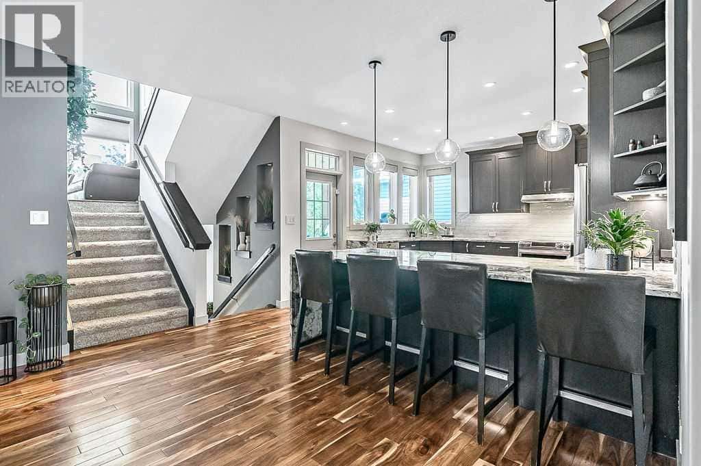 73 Evanspark Way NW — Calgary, Alberta - Photo 4 of 50