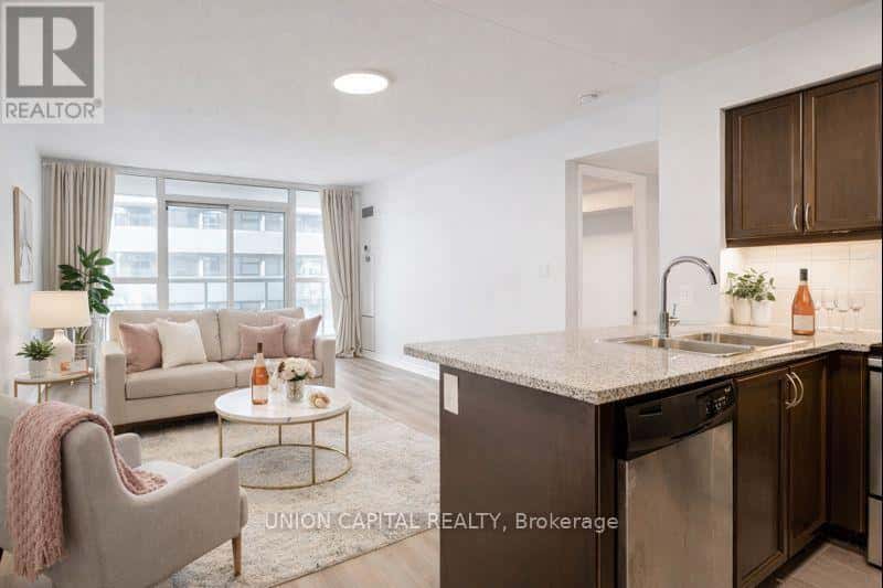 1007 - 19 GRAND TRUNK CRESCENT — Toronto (Waterfront Communities), Ontario - Photo 4 of 28