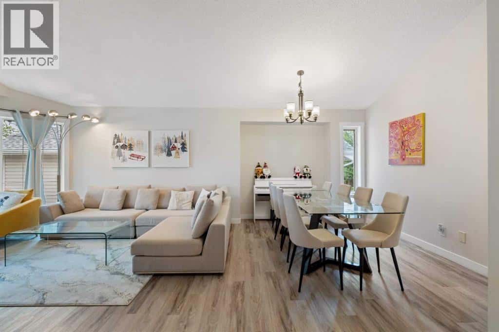 358 Hawkstone Drive NW — Calgary, Alberta - Photo 4 of 41