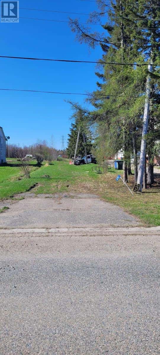 479 MAIN STREET — Smooth Rock Falls (SRF), Ontario - Photo 2 of 21