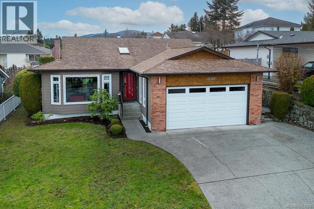 6069 Waldbank Rd — Nanaimo, British Columbia - Main photo