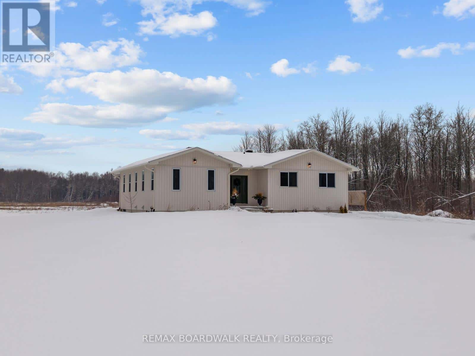 1606 PITTSTON ROAD — Edwardsburgh/Cardinal, Ontario - Photo 2 of 50