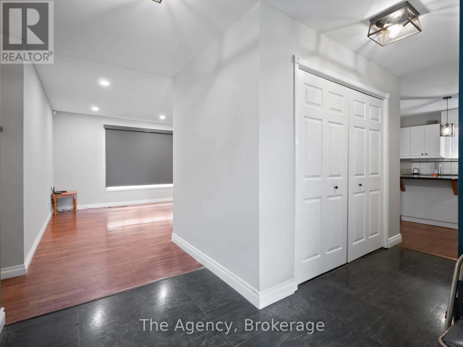 105 CALLA TERRACE — Welland (Prince Charles), Ontario - Photo 4 of 48