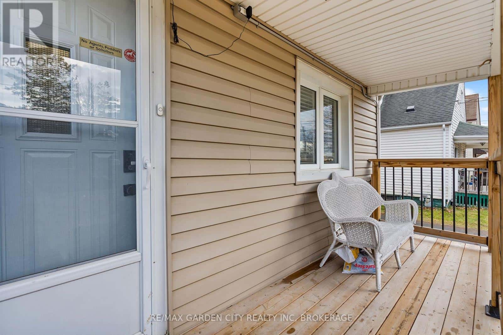 291 ALBERTA STREET — Welland (Lincoln/Crowland), Ontario - Photo 2 of 32