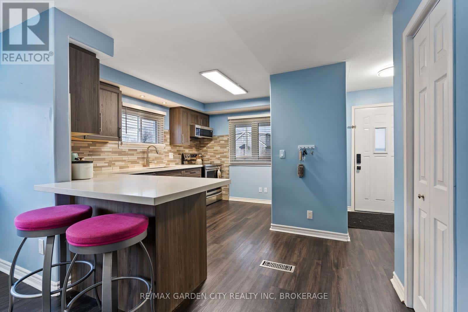 291 ALBERTA STREET — Welland (Lincoln/Crowland), Ontario - Photo 3 of 32