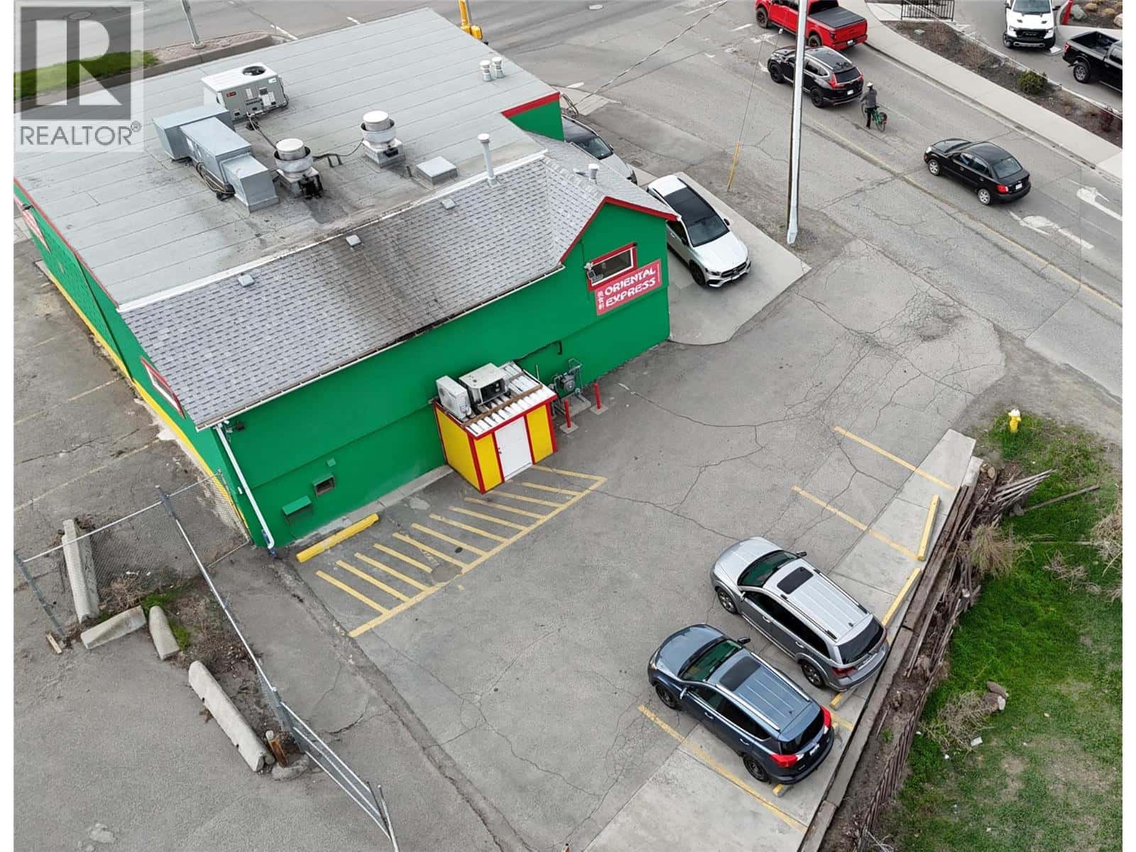 1166 8TH Street — Kamloops, British Columbia - Photo 3 of 10