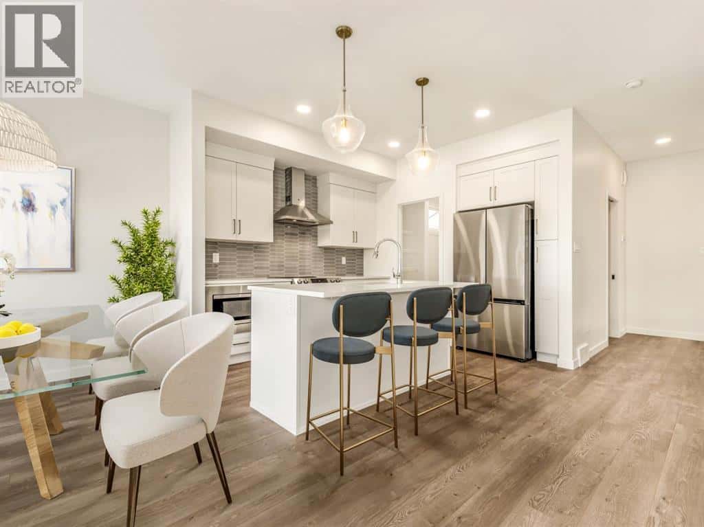 742 Violet Place W — Lethbridge, Alberta - Photo 3 of 17