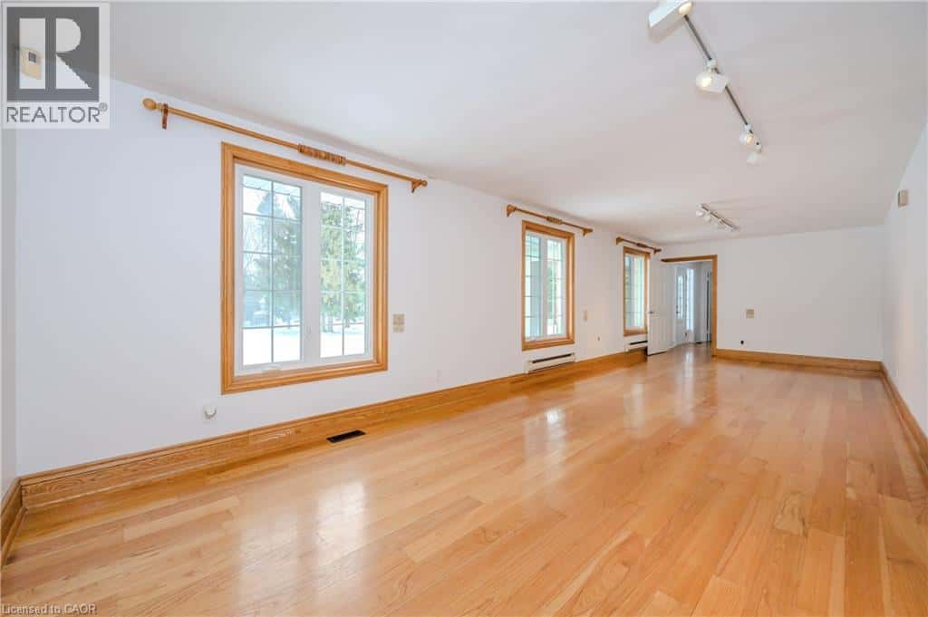 4290 VICTORIA Road S — Puslinch, Ontario - Photo 3 of 40