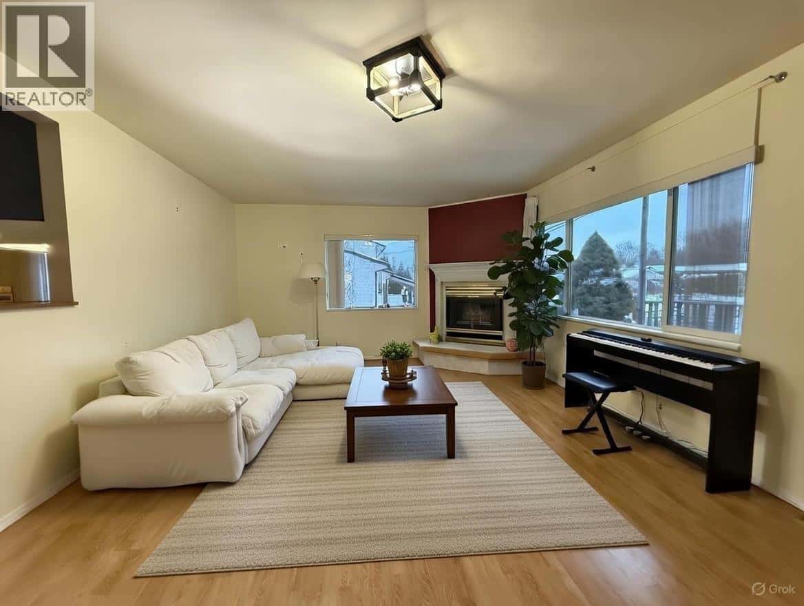 3508 THOMAS STREET — Terrace, British Columbia - Photo 2 of 20