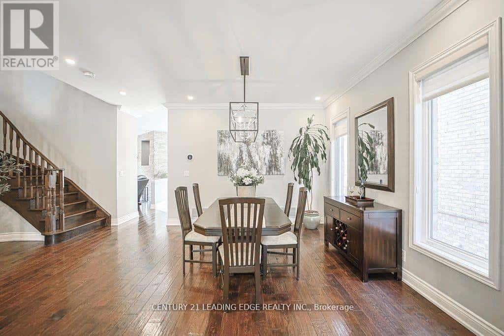 204 IVY JAY CRESCENT — Aurora, Ontario - Photo 5 of 49