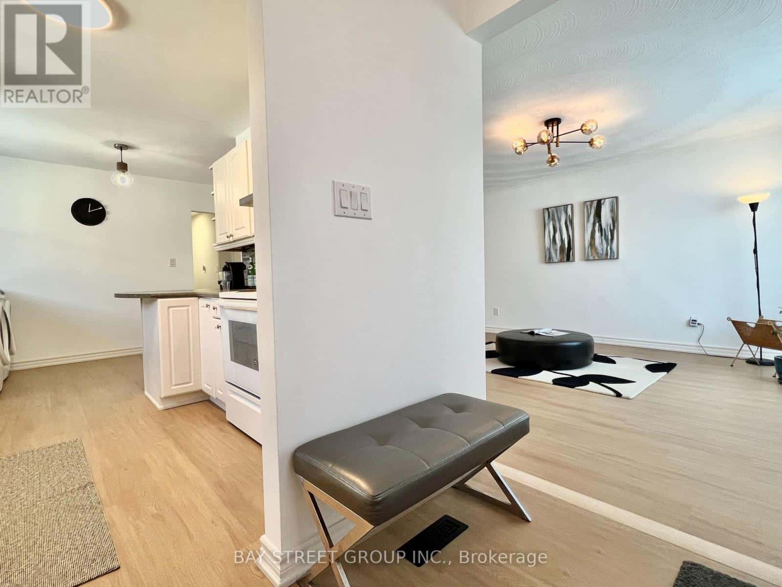 728 SUNNYPOINT DRIVE — Newmarket (Huron Heights-Leslie Valley), Ontario - Photo 3 of 46