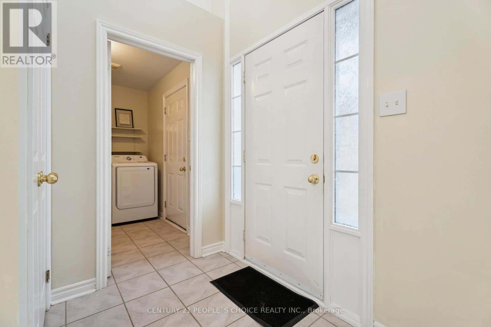 136 MARSELLUS DRIVE — Barrie (Holly), Ontario - Photo 3 of 50