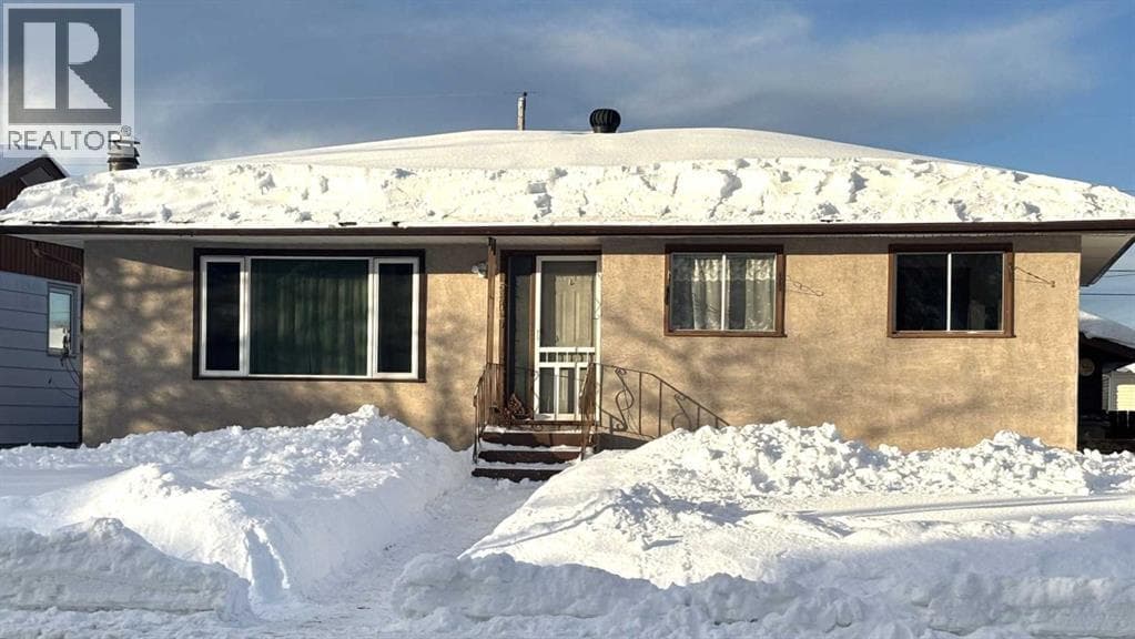 5512 47 Street — Whitecourt, Alberta - Main photo