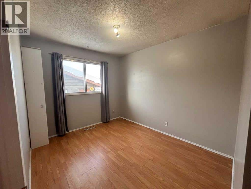 5512 47 Street — Whitecourt, Alberta - Photo 5 of 20